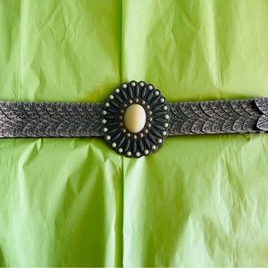 Boho leaf stretch belt 34” when closed